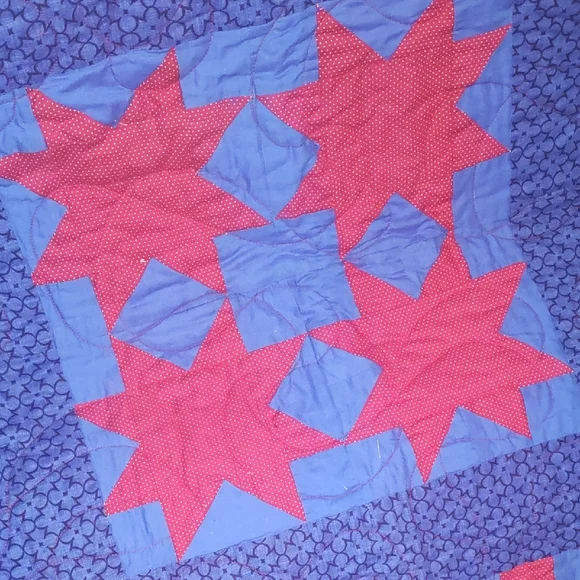 Vibrant Star Pattern Baby Quilt in Red and Blue - Picture 2 of 4